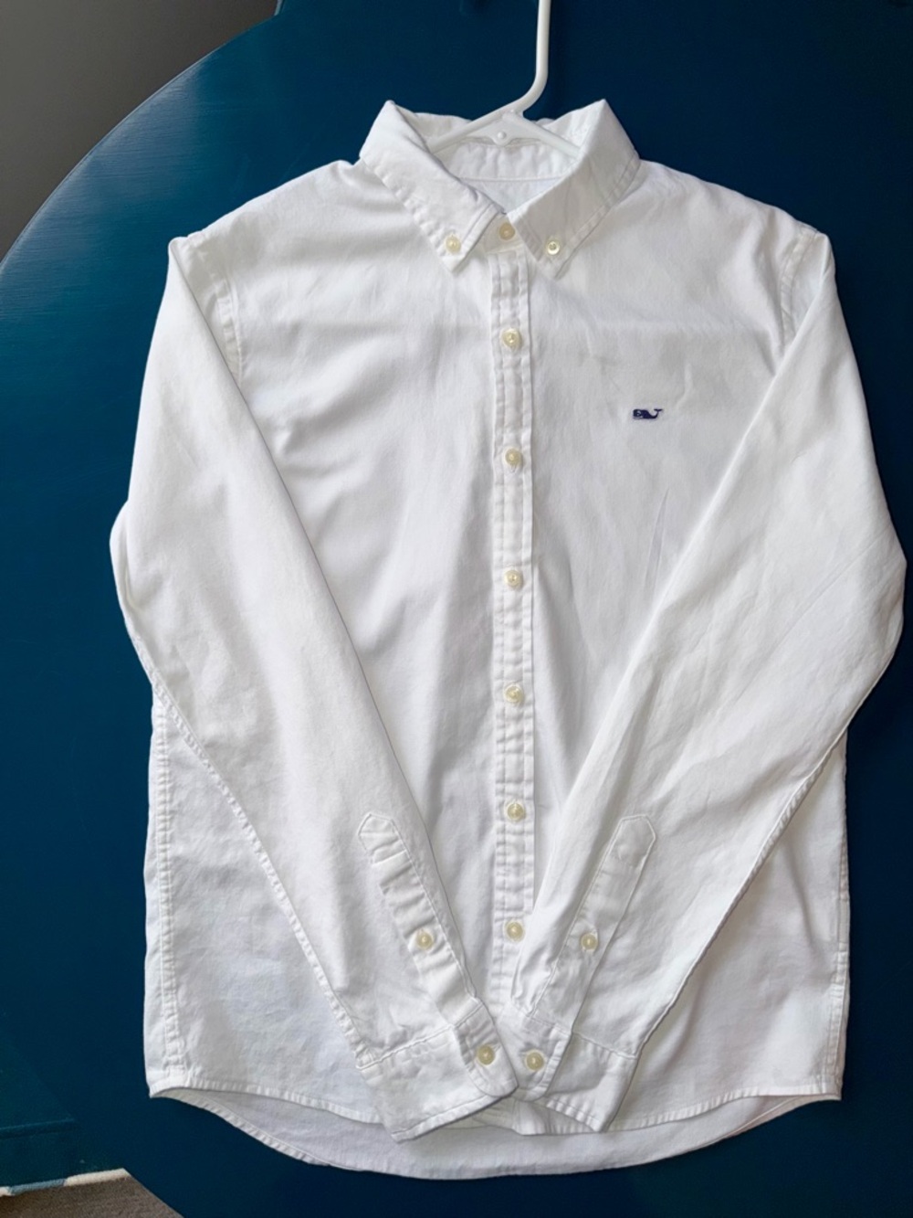 Vineyard Vines White Button-Down Oxford Shirt with Navy Whale